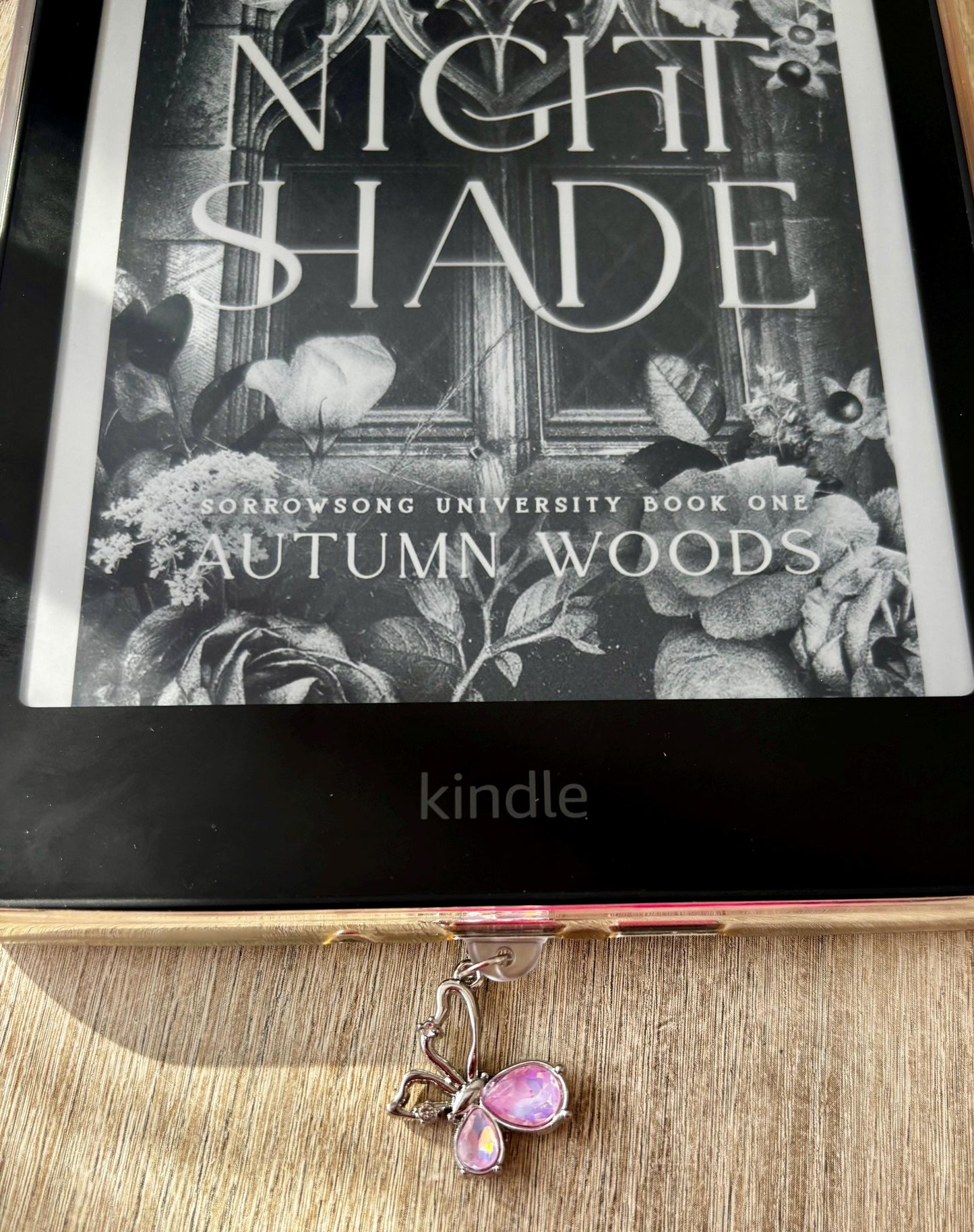 Cute shiny kindle USB-C dust plug, shiny charms, kindle charms, e-reader accessories, sparkly charms, dust plug charms,